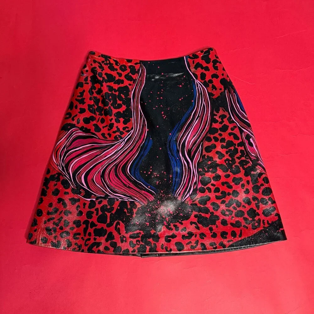 Upcycled Mini Leather Skirt – Hand-Painted Psychedelic Animal Print – Size S - Picture 4 of 12
